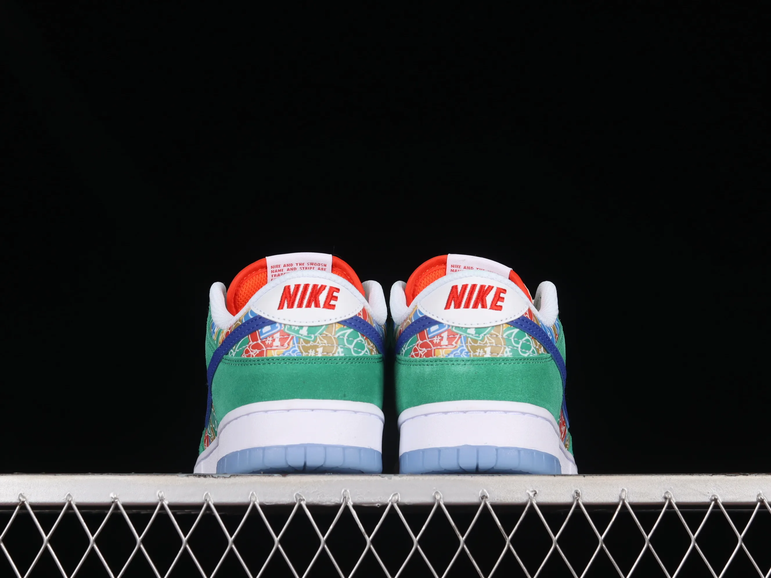 All categories Nk SB Dunk series Nk SB Dunk Low low-top sneakers F version Nk Dunk Low "Foam Finger" foam finger SB low-top casual sneakers DZ5184-300